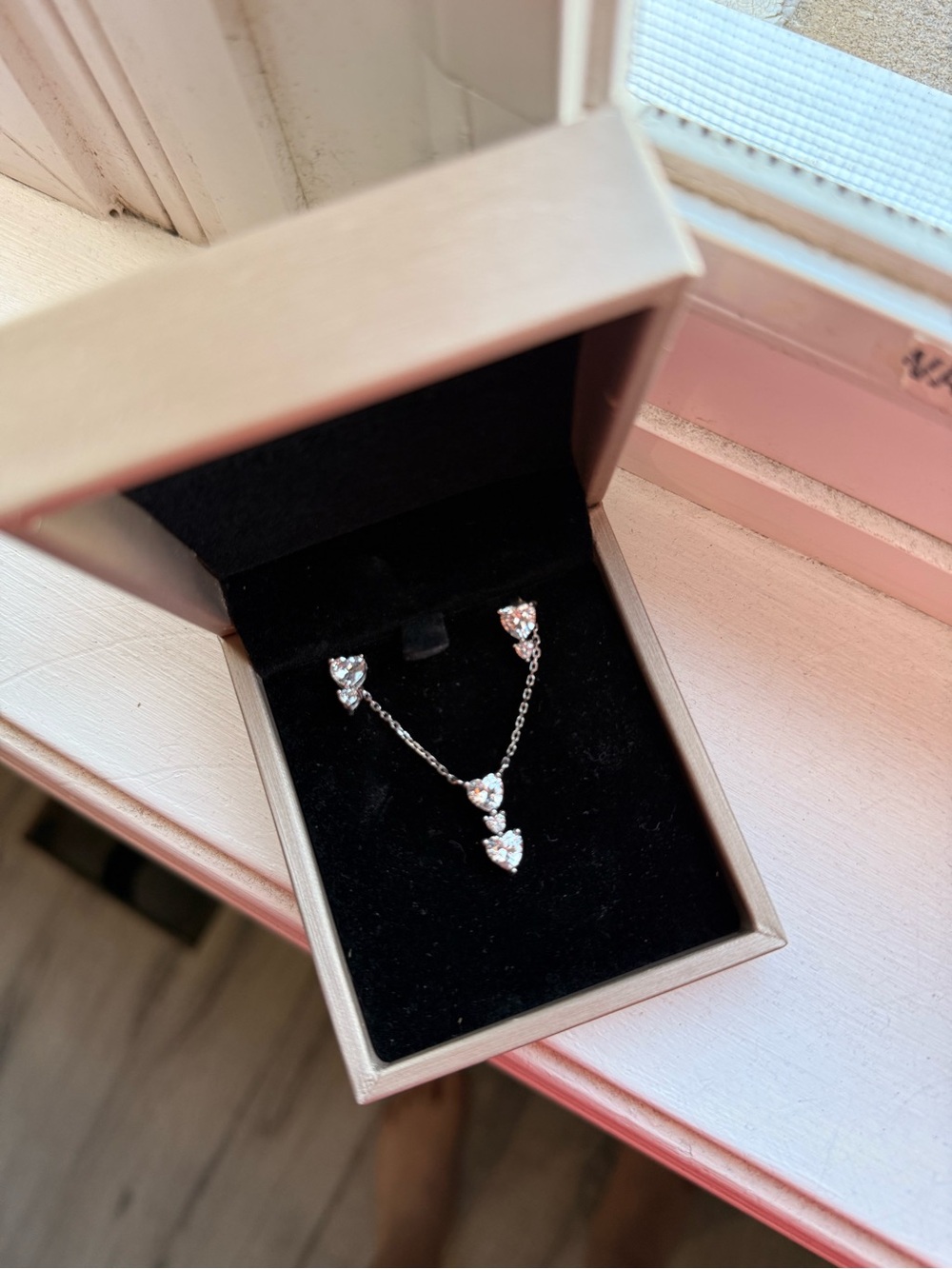 Necklace & earring set